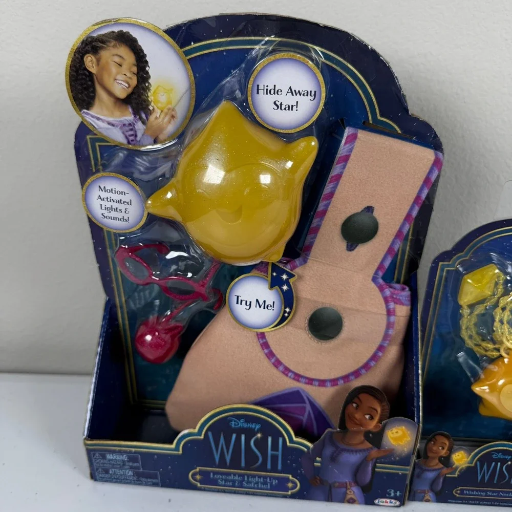 Disney Girls Wish Star Satchel Necklace Yellow Light Up Roleplay Toy Set NIB